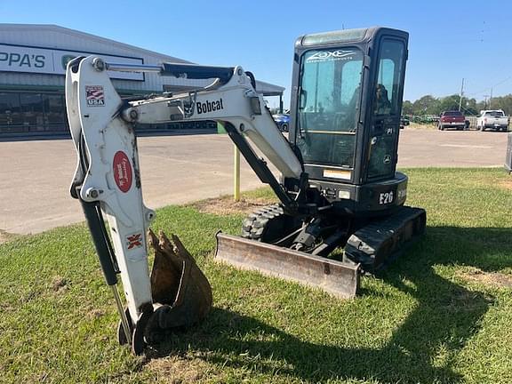 Image of Bobcat E26 equipment image 1