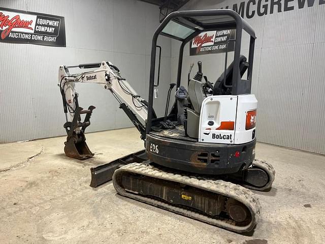 Image of Bobcat E26 equipment image 2
