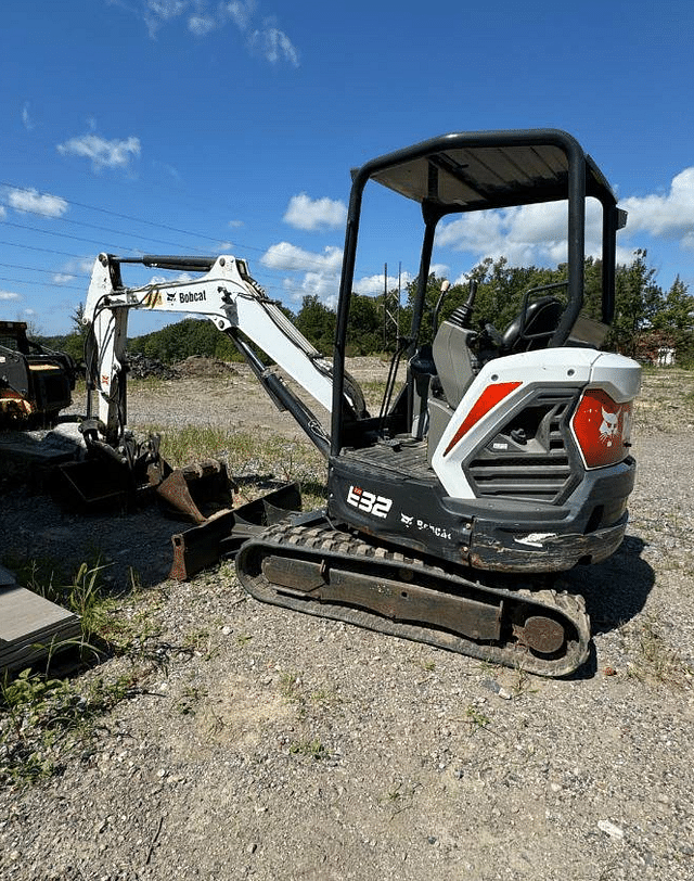 Image of Bobcat E32 equipment image 1