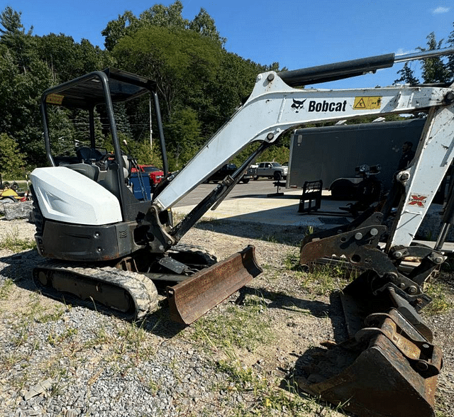 Image of Bobcat E32 equipment image 4