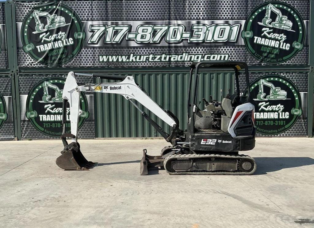 2018 Bobcat E32i Equipment Image0
