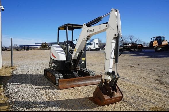 Image of Bobcat E35i equipment image 4