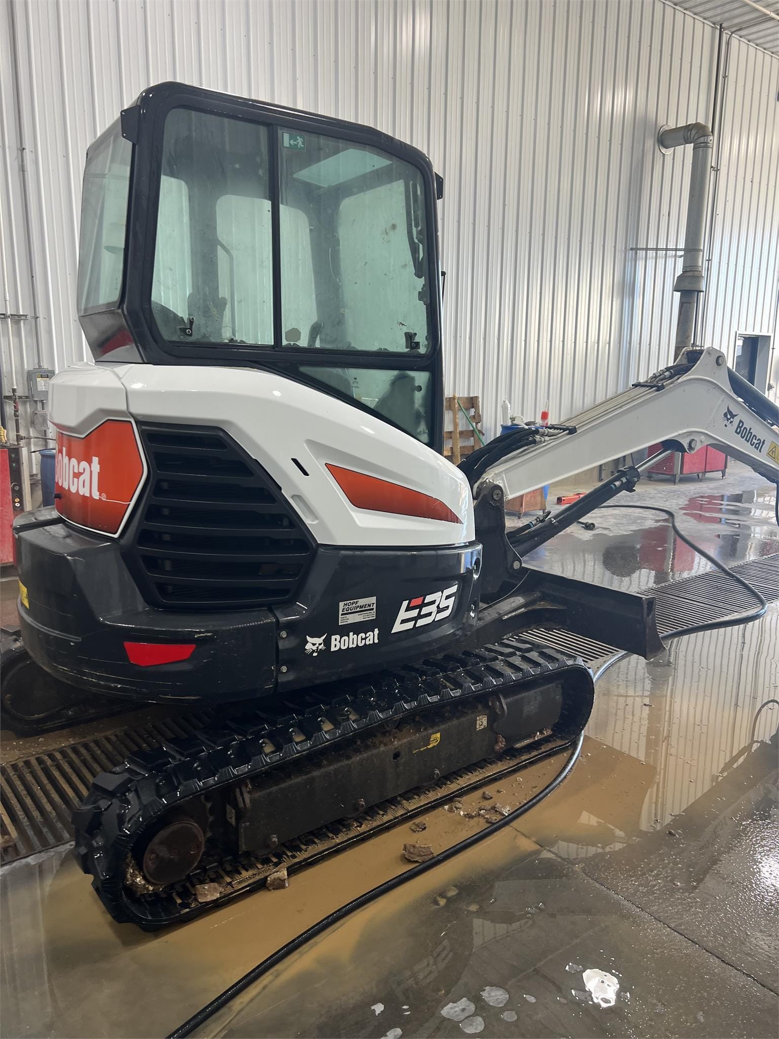 Main image Bobcat E35
