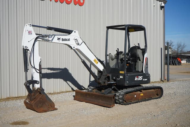 Image of Bobcat E35i equipment image 2