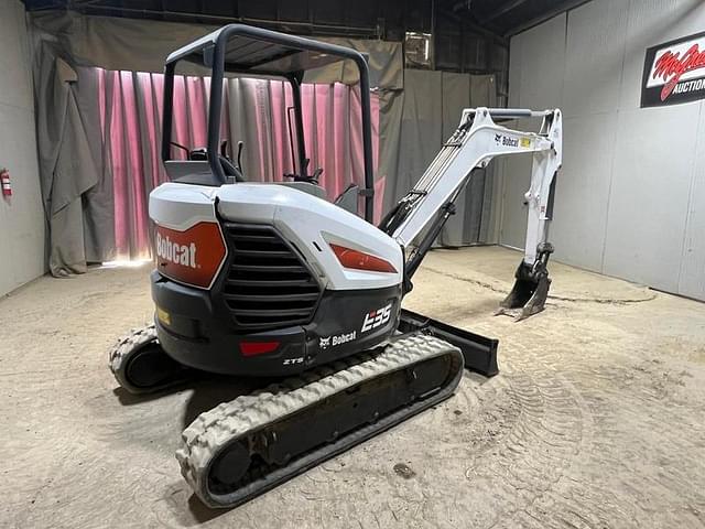 Image of Bobcat E35i equipment image 4
