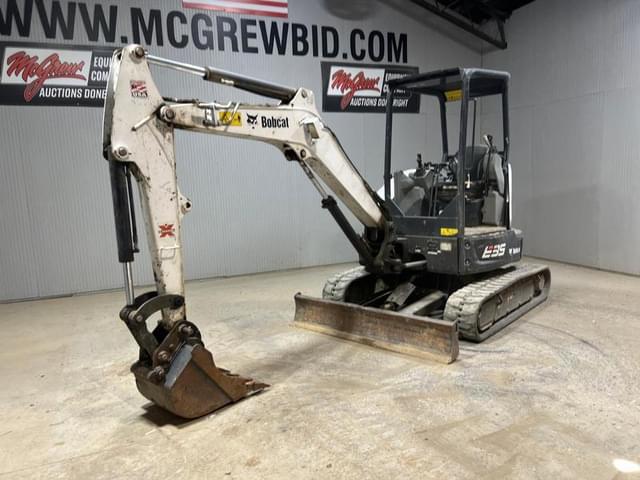 Image of Bobcat E35i equipment image 1