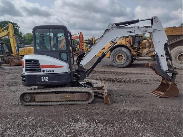 Image of Bobcat E42 equipment image 2