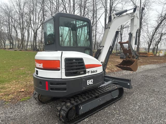 Image of Bobcat E42 equipment image 2