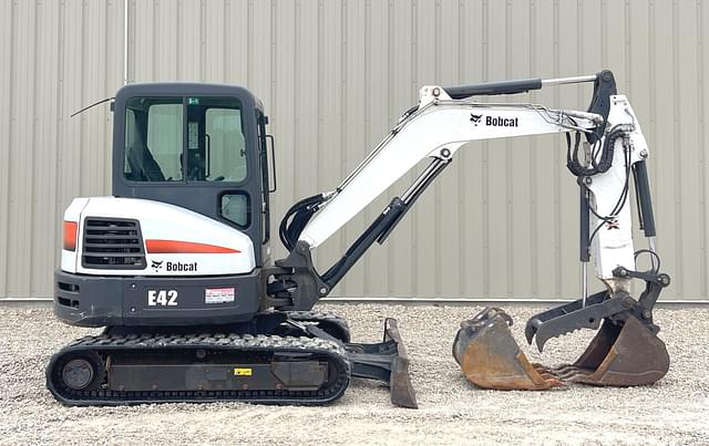 Image of Bobcat E42 equipment image 2