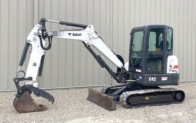 Image of Bobcat E42 equipment image 1