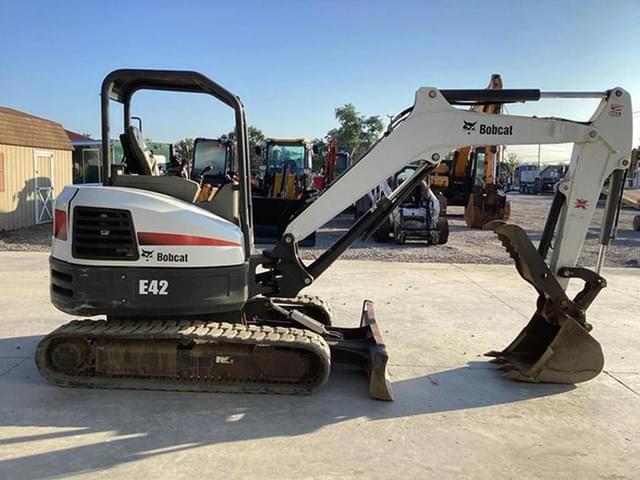 Image of Bobcat E42 equipment image 4