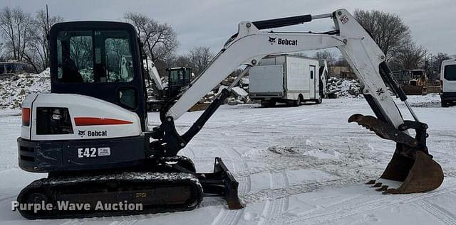 Image of Bobcat E42 equipment image 3