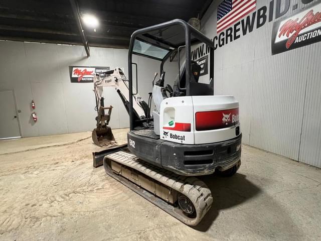 Image of Bobcat E42 equipment image 2