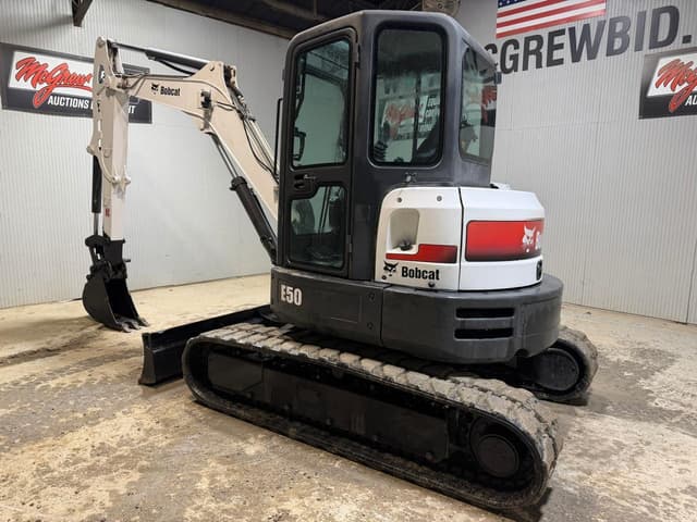 Image of Bobcat E50 equipment image 2