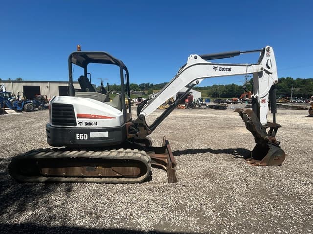 Image of Bobcat E50 equipment image 4