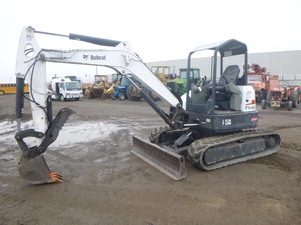 Main image Bobcat E50