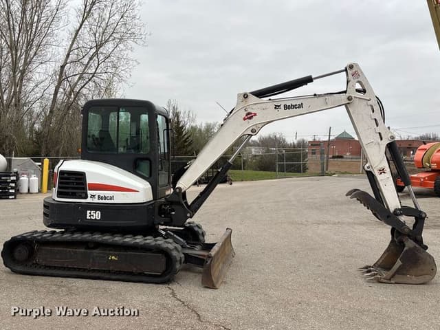 Image of Bobcat E50 equipment image 3