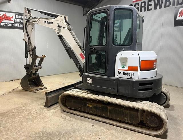Image of Bobcat E50 equipment image 2