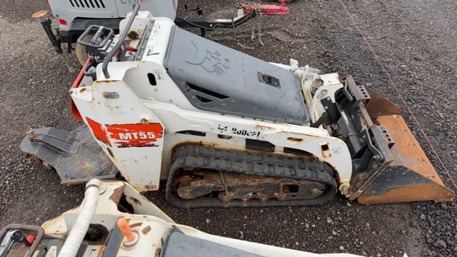 Image of Bobcat MT55 equipment image 3