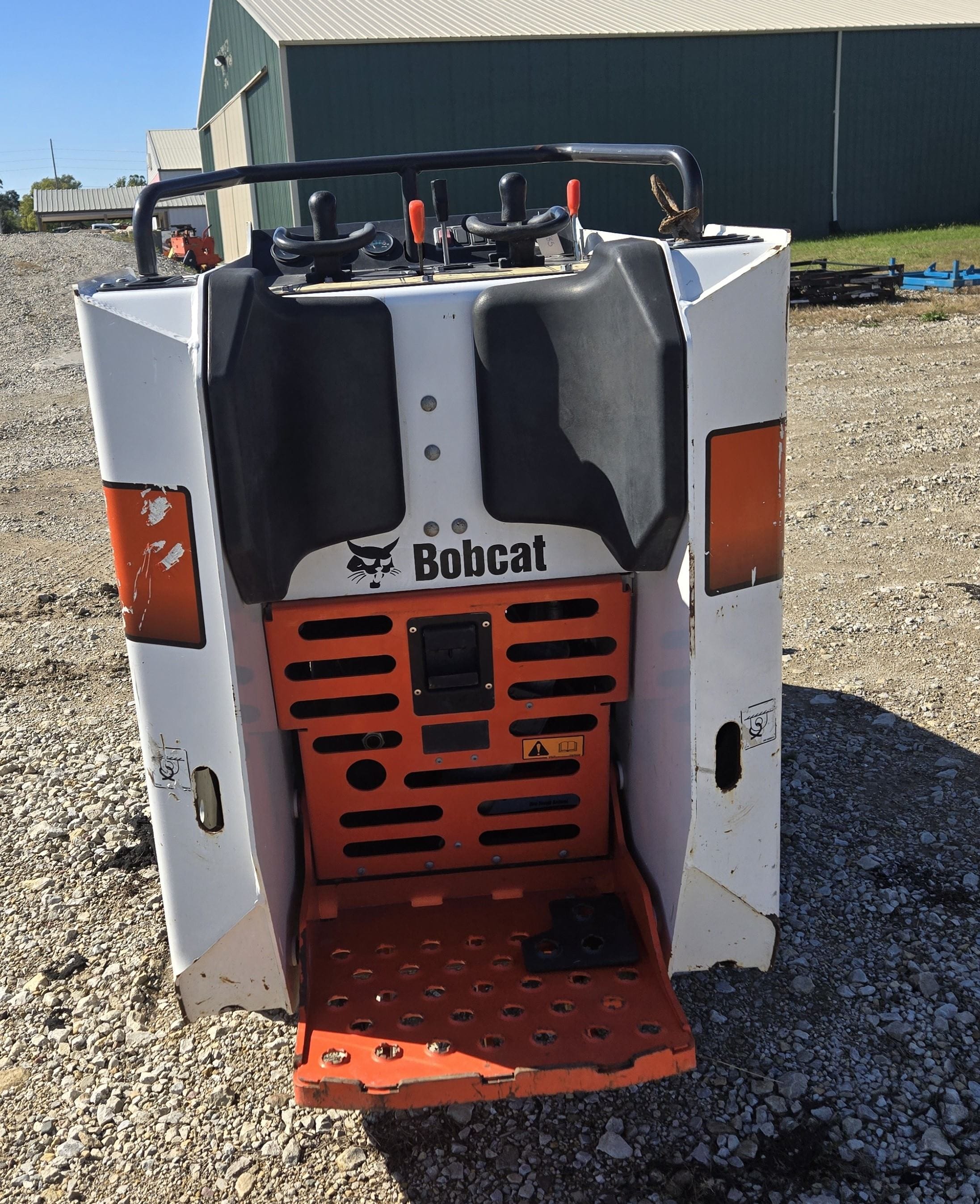 2018 Bobcat MT85 Equipment Image0