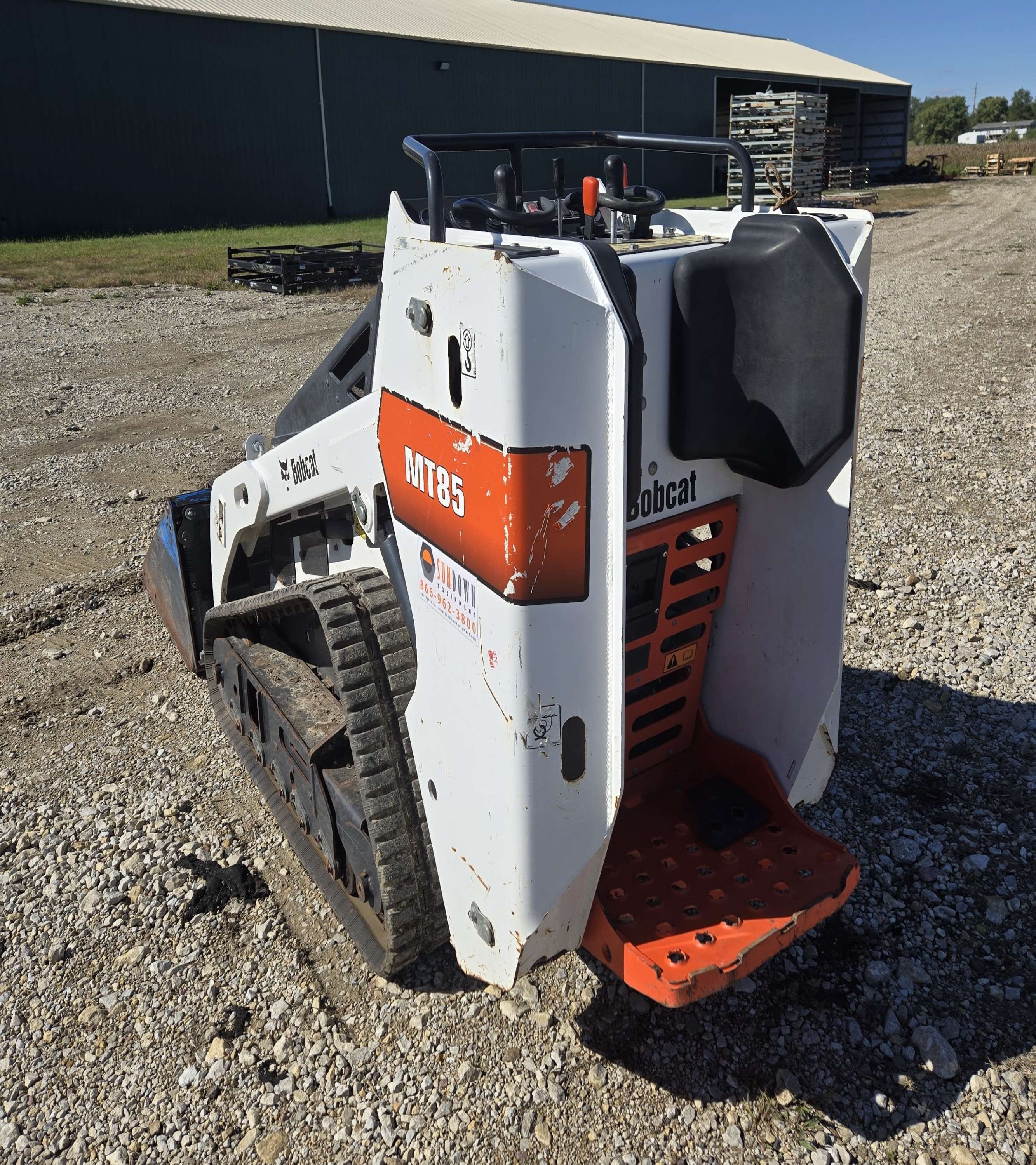 2018 Bobcat MT85 Equipment Image0