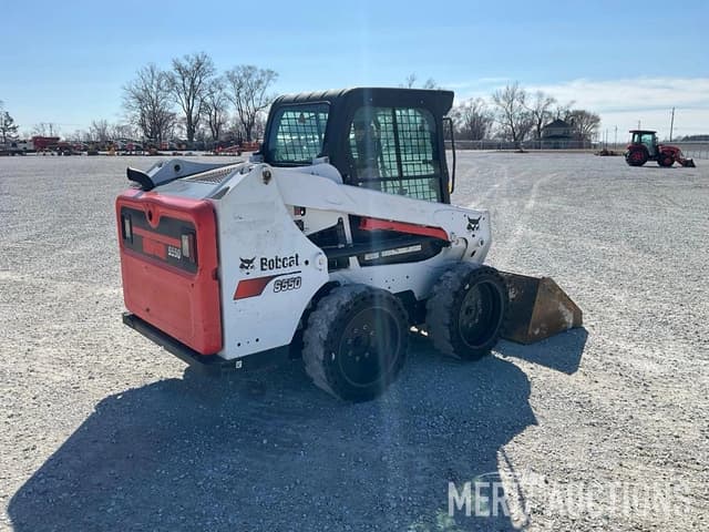Image of Bobcat S550 equipment image 4