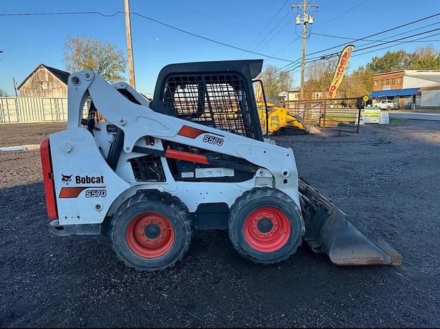 Image of Bobcat S570 equipment image 3