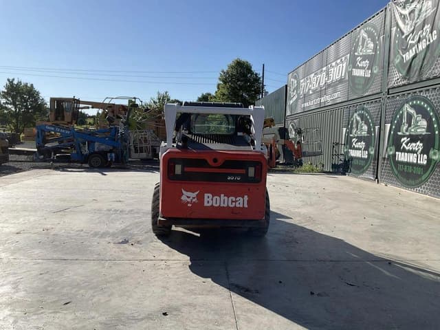 Image of Bobcat S570 equipment image 2