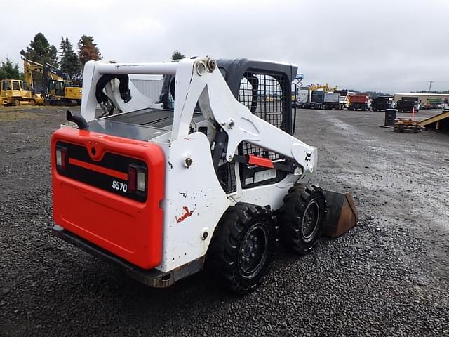 Image of Bobcat S570 equipment image 3