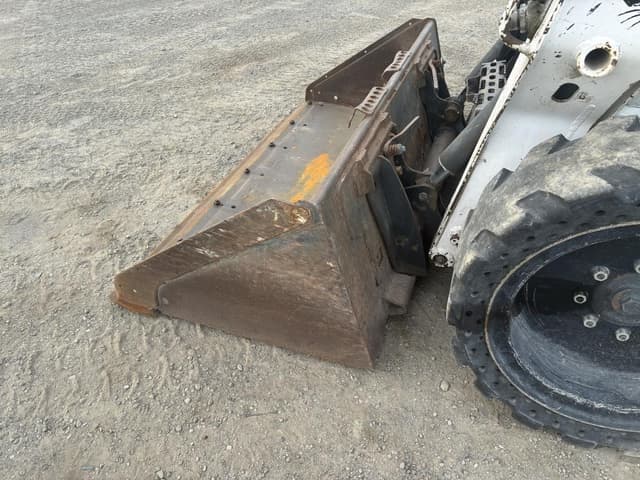 Image of Bobcat S570 equipment image 4