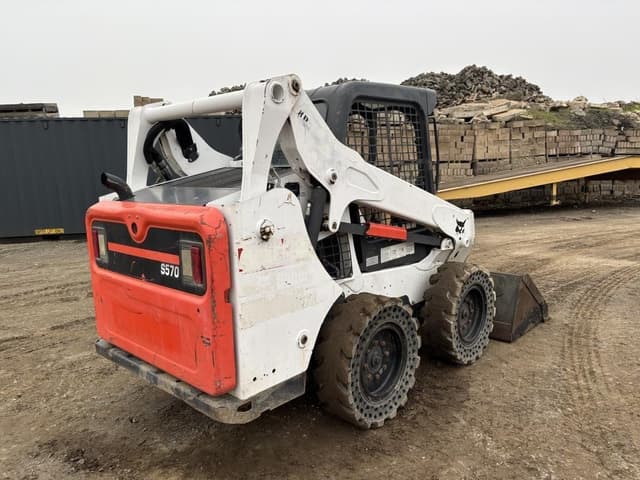 Image of Bobcat S570 equipment image 2