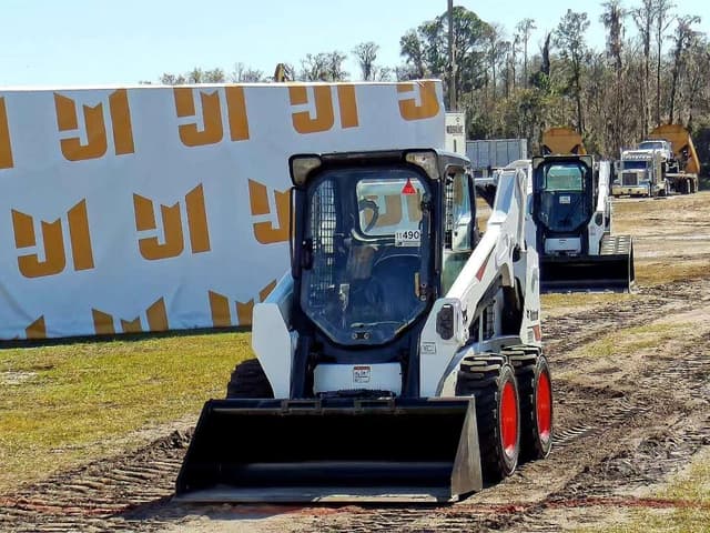 Image of Bobcat S570 equipment image 1