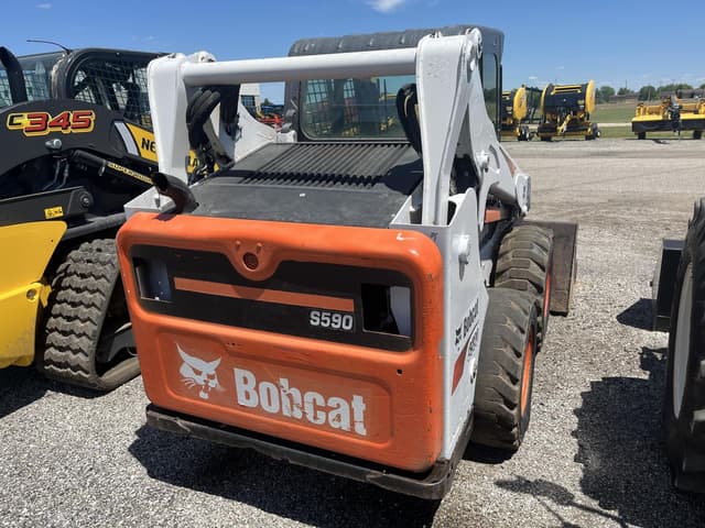 Image of Bobcat S590 equipment image 2