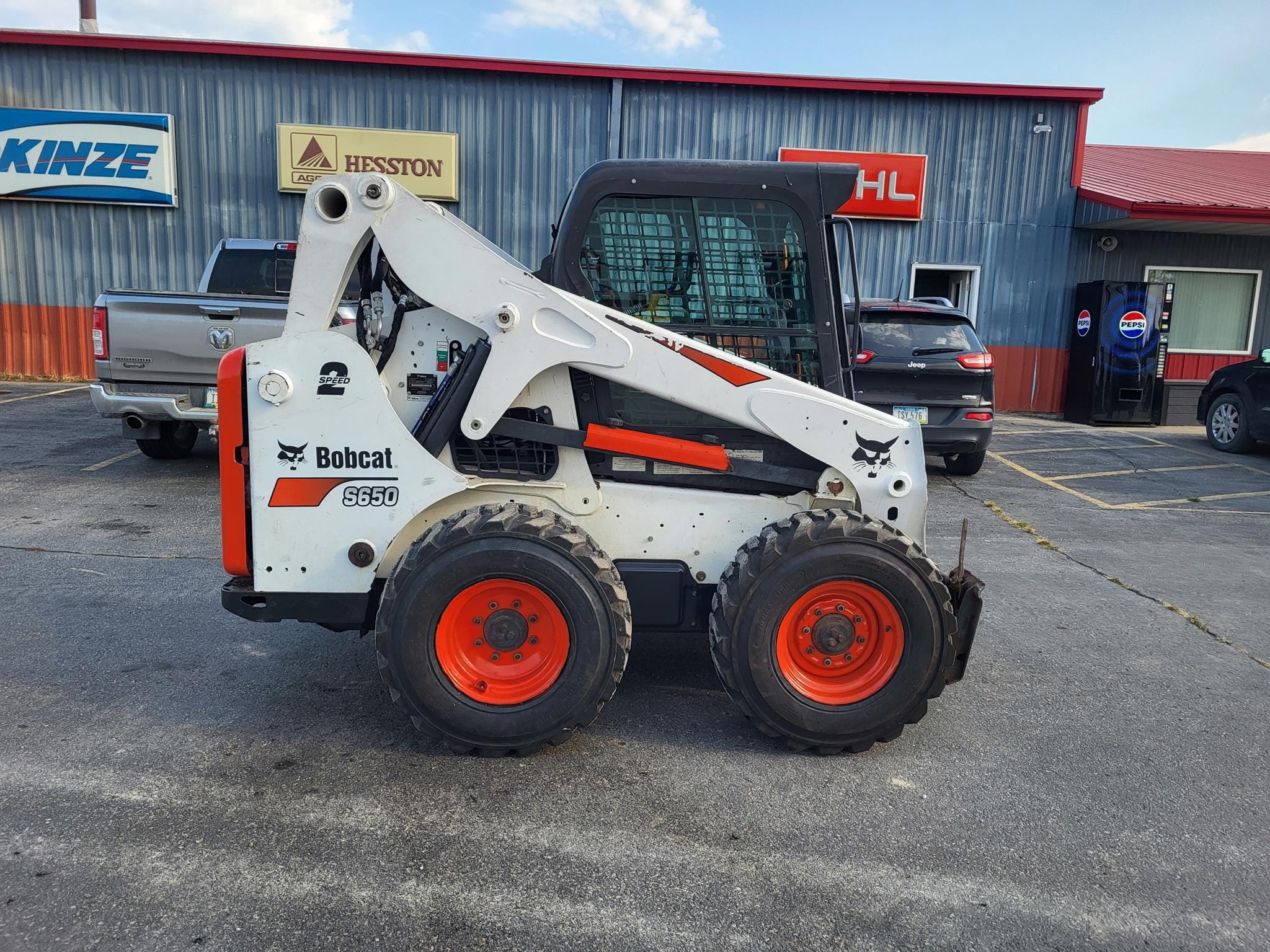 2018 Bobcat S650 Equipment Image0