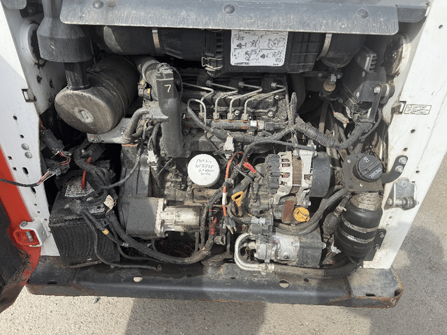 Image of Bobcat S650 equipment image 4