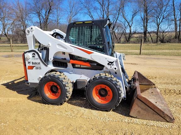 Main image Bobcat S740
