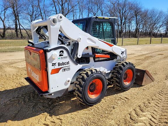 Image of Bobcat S740 equipment image 2