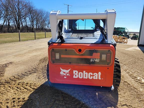 Image of Bobcat S740 equipment image 4