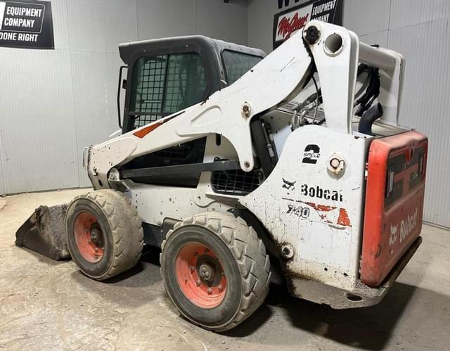 Image of Bobcat S740 equipment image 2