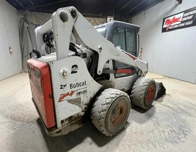 Image of Bobcat S740 equipment image 4