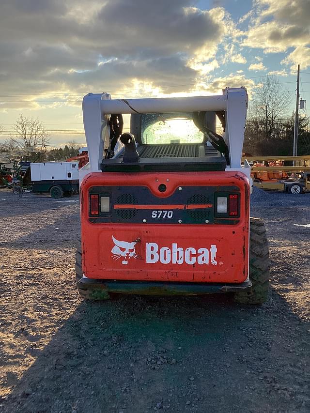 Image of Bobcat S770 equipment image 2