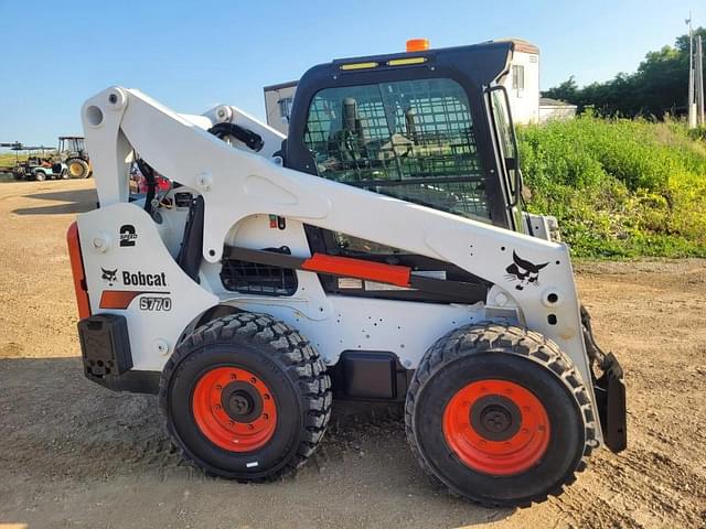 Image of Bobcat S770 equipment image 2
