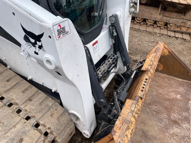 Image of Bobcat T740 equipment image 4