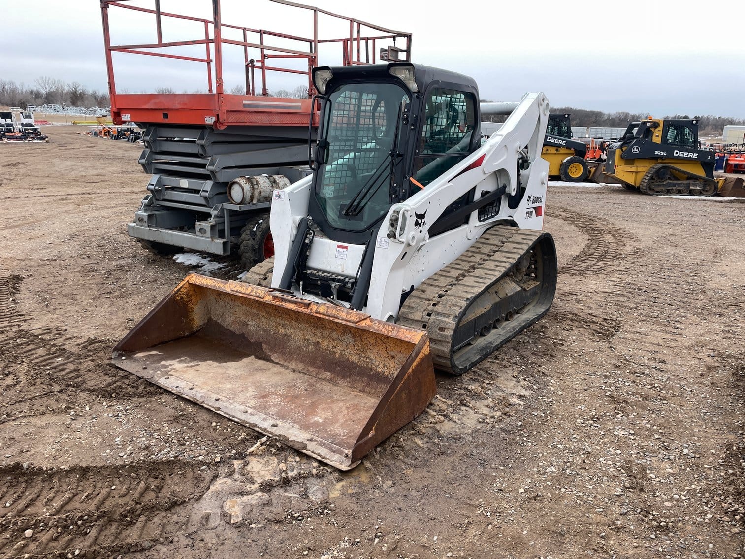 2018 Bobcat T740 Equipment Image0
