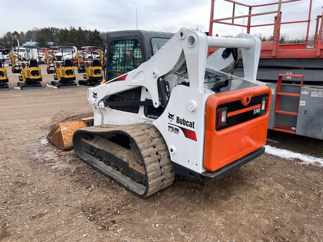 Image of Bobcat T740 equipment image 1