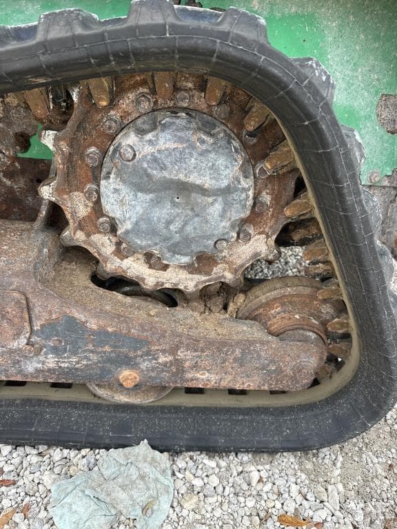 Image of Bobcat T450 equipment image 2