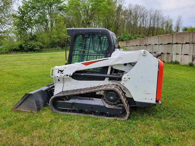 Image of Bobcat T550 equipment image 2