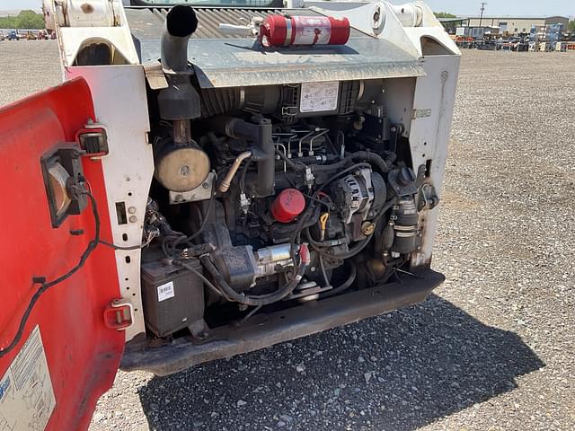 Image of Bobcat T550 equipment image 4