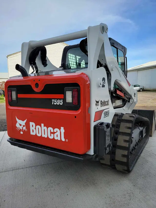 Image of Bobcat T595 equipment image 4