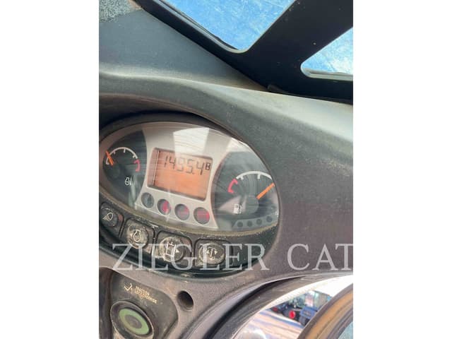 Image of Bobcat T630 equipment image 4